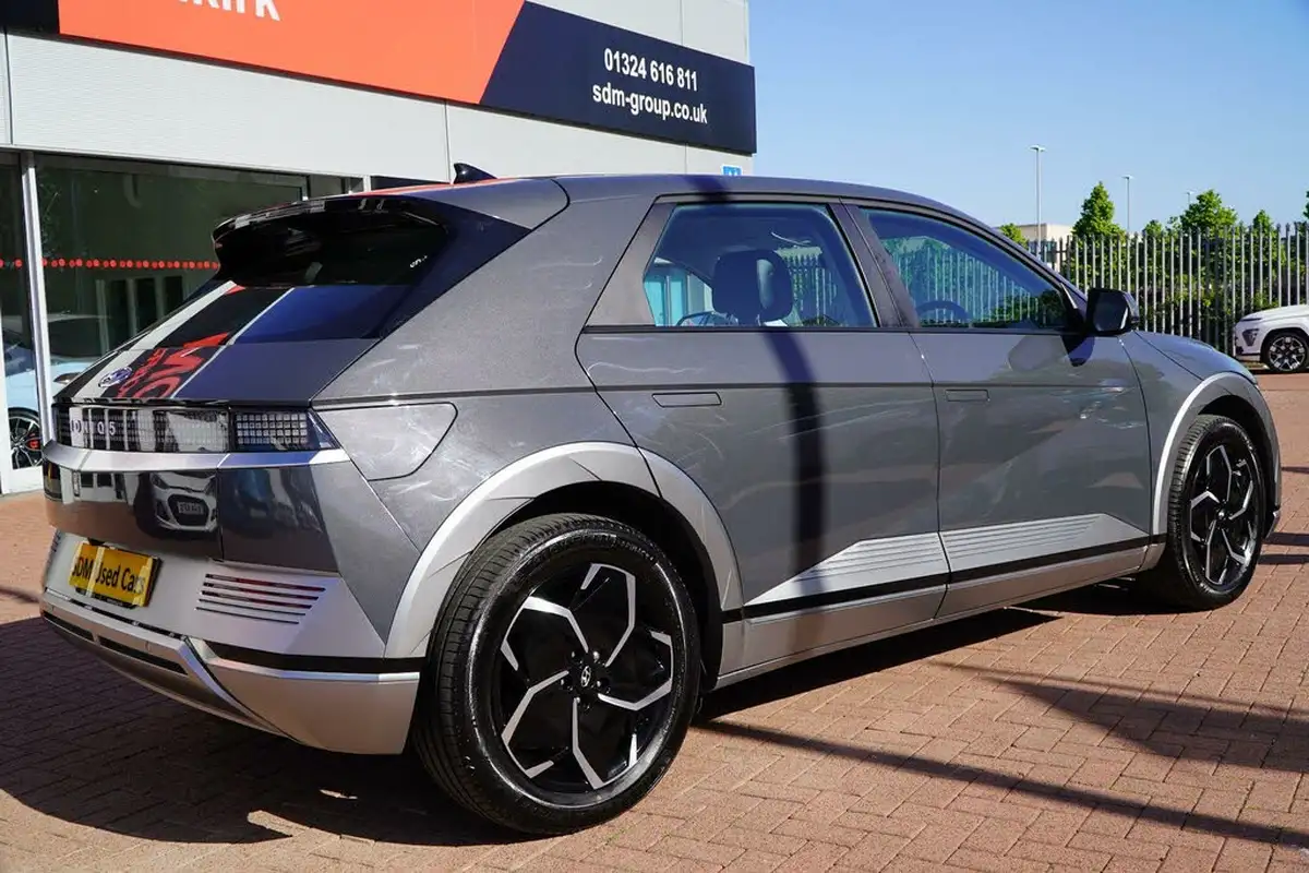 2023-hyundai-ioniq-5-e-premium-170ps-58kwh-rwd-big-15
