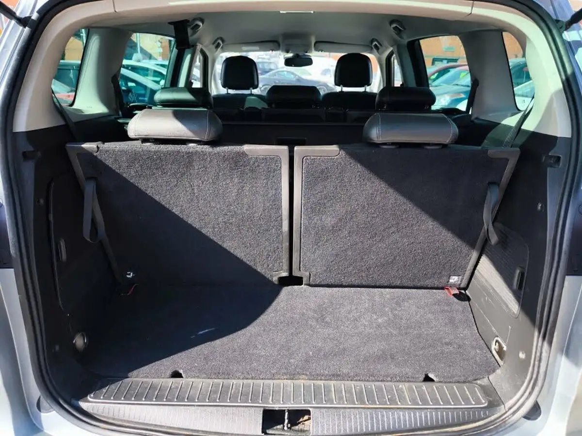 2014-vauxhall-zafira-tourer-20cdti-se-big-28