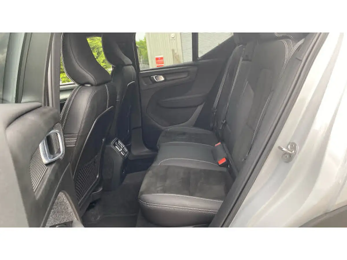 2022-volvo-xc40-e-recharge-pro-big-31
