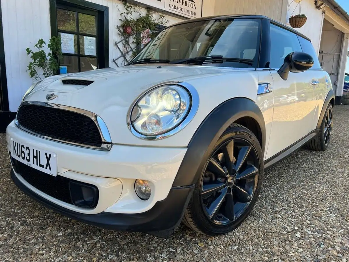 2013-mini-cooper-16-cooper-s-184bhp-sport-chili-hatchback-3d-big-22