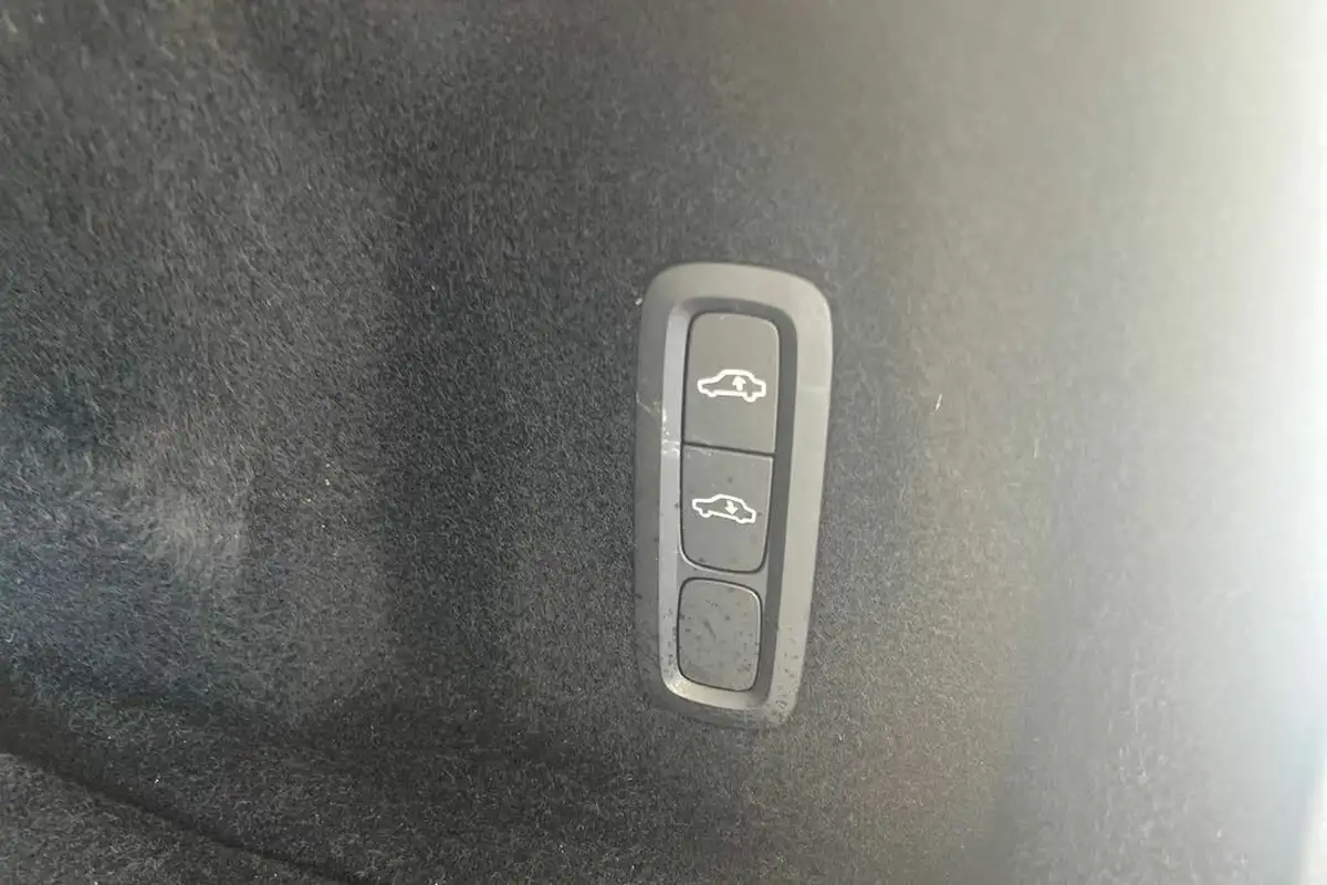 2021-volvo-xc60-20-t8-inscription-pro-390bhp-big-28