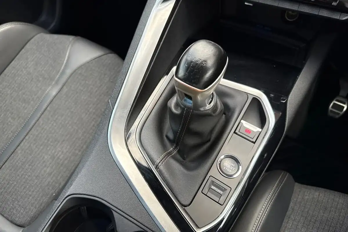 2019-peugeot-3008-suv-12-puretech-gt-line-premium-big-18