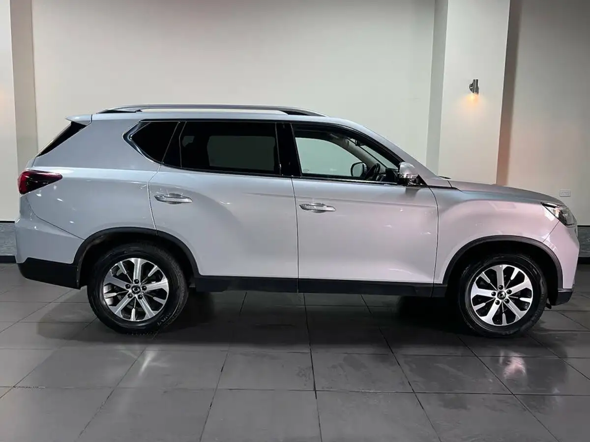 2021-kgm-ssangyong-rexton-22td-ultimate-202ps-auto-big-2