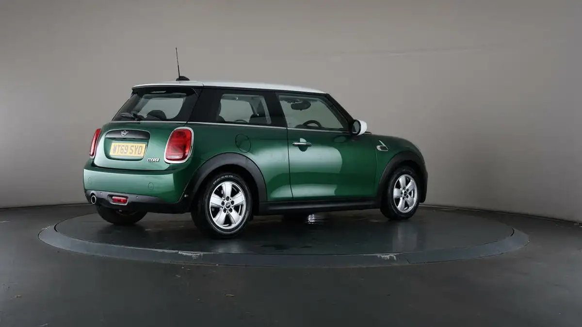2019-mini-cooper-15-cooper-classic-hatchback-3d-big-57