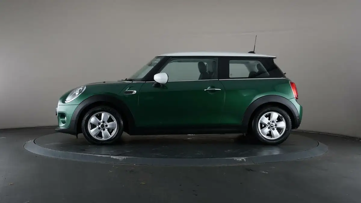 2019-mini-cooper-15-cooper-classic-hatchback-3d-big-29