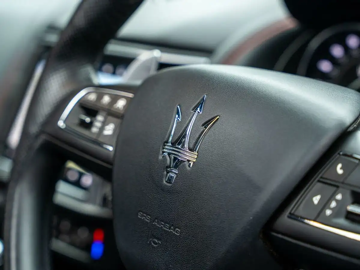 2020-maserati-levante-30-gransport-big-31