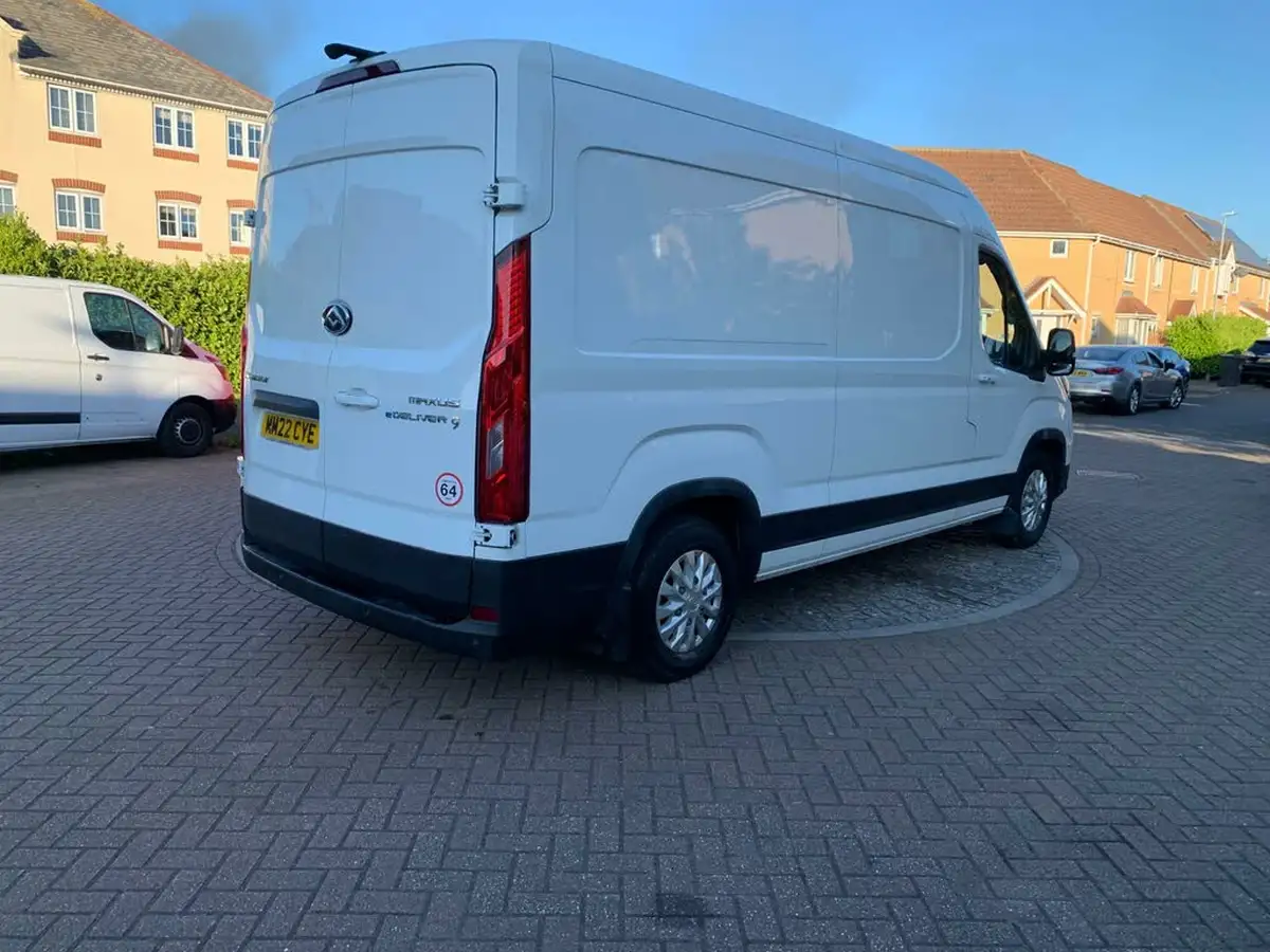 2022-maxus-e-deliver-9-e-lh-515kwh-big-4
