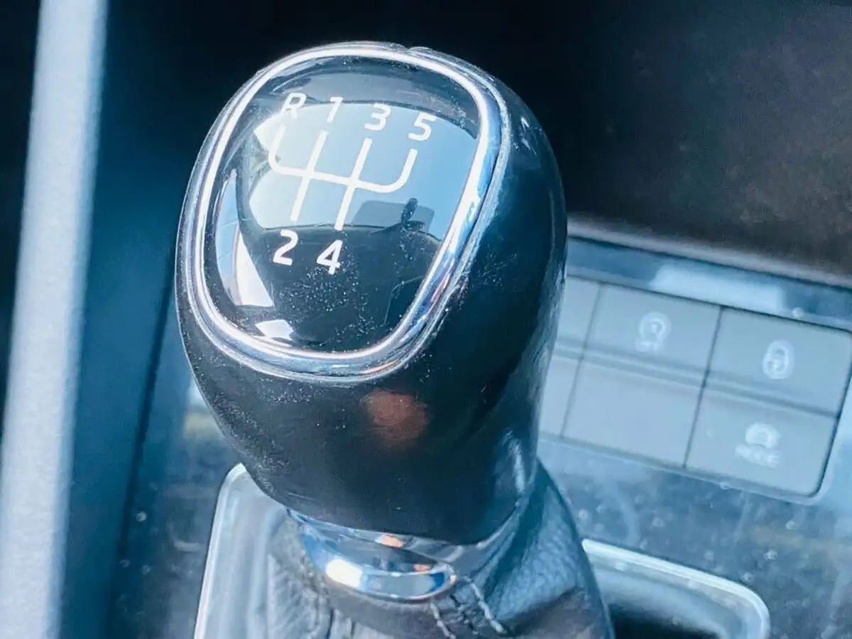 2018-skoda-octavia-16tdi-se-l-scr-estate-big-27