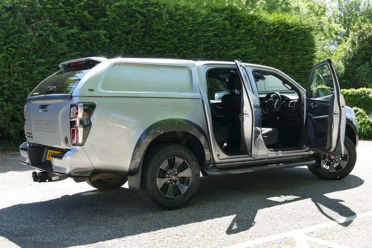 2022-isuzu-d-max-19td-v-cross-pick-up-big-5