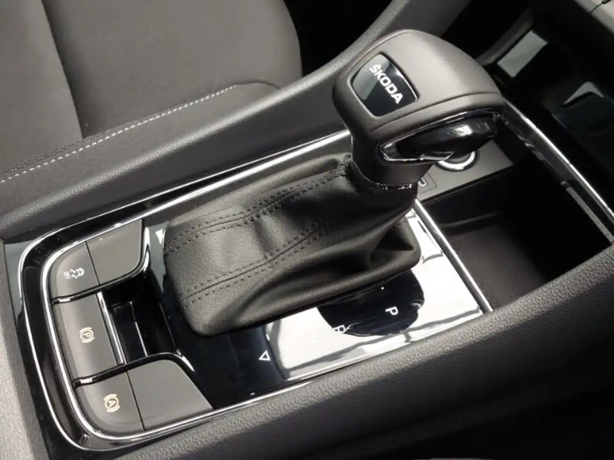 2023-skoda-karoq-15-tsi-se-drive-dsg-big-16