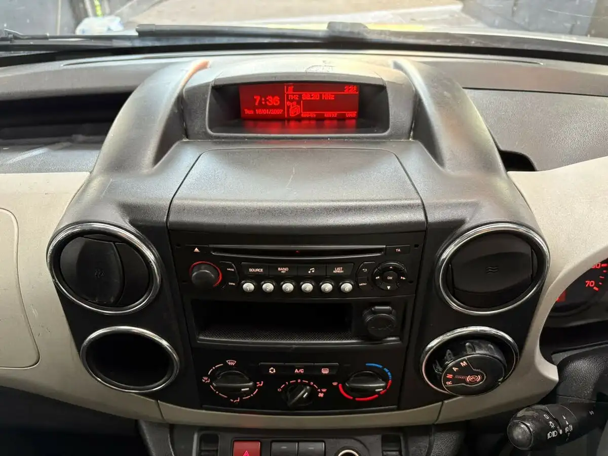 2014-citroen-berlingo-16hdi-xtr-90ps-airdream-egs6-big-21