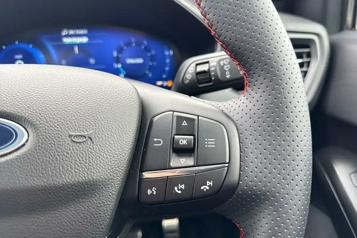 2024-ford-focus-10t-st-line-x-155ps-hatchback-powershift-big-26
