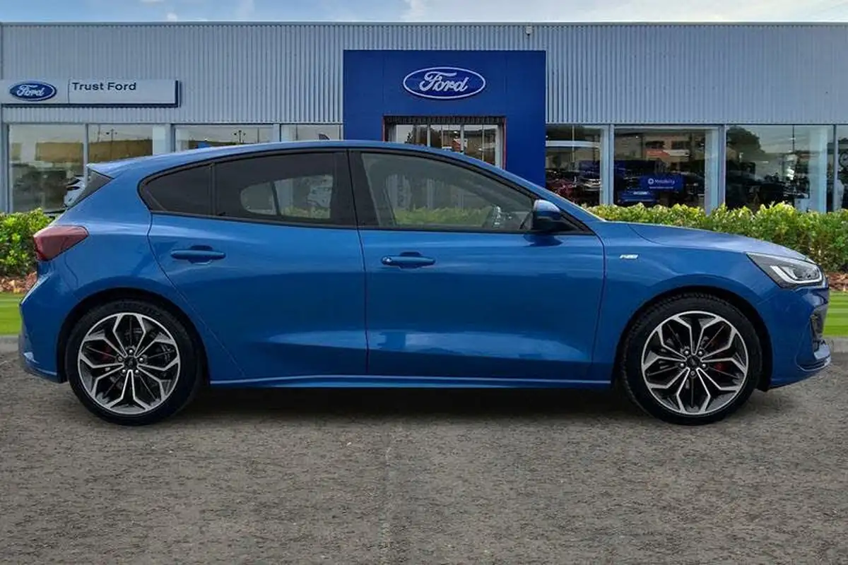 2024-ford-focus-10t-st-line-x-155ps-hatchback-powershift-big-2