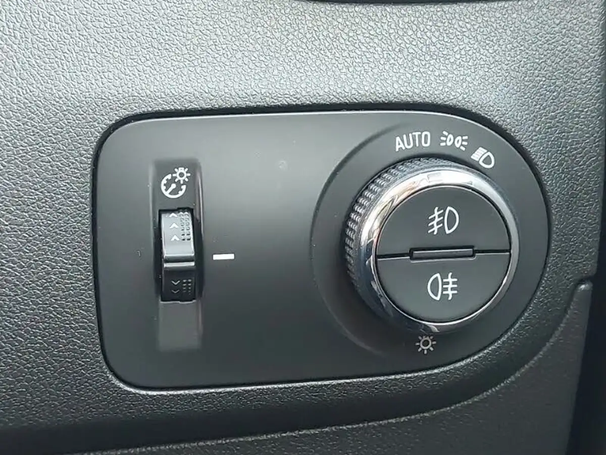 2021-vauxhall-crossland-12-elite-nav-130ps-auto-big-18