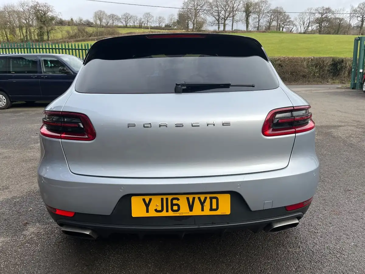 2016-porsche-macan-20-big-6