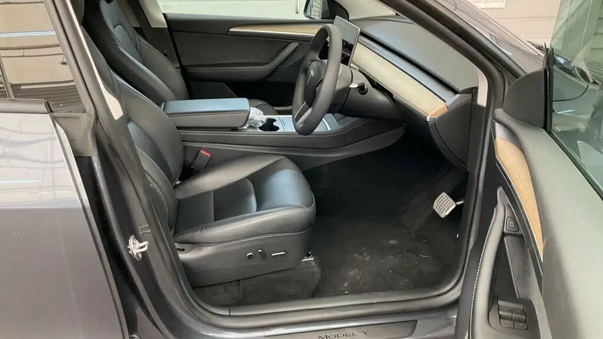 2022-tesla-model-y-e-performance-big-2