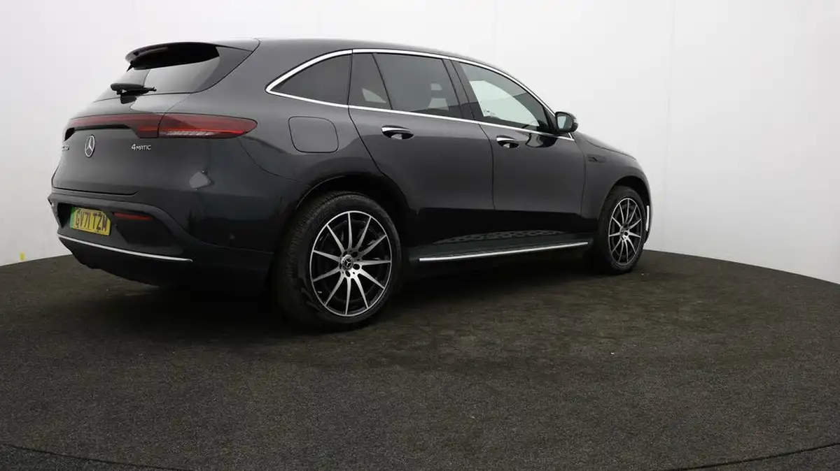 2022-mercedes-benz-eqc-e-eqc-400-amg-line-big-6