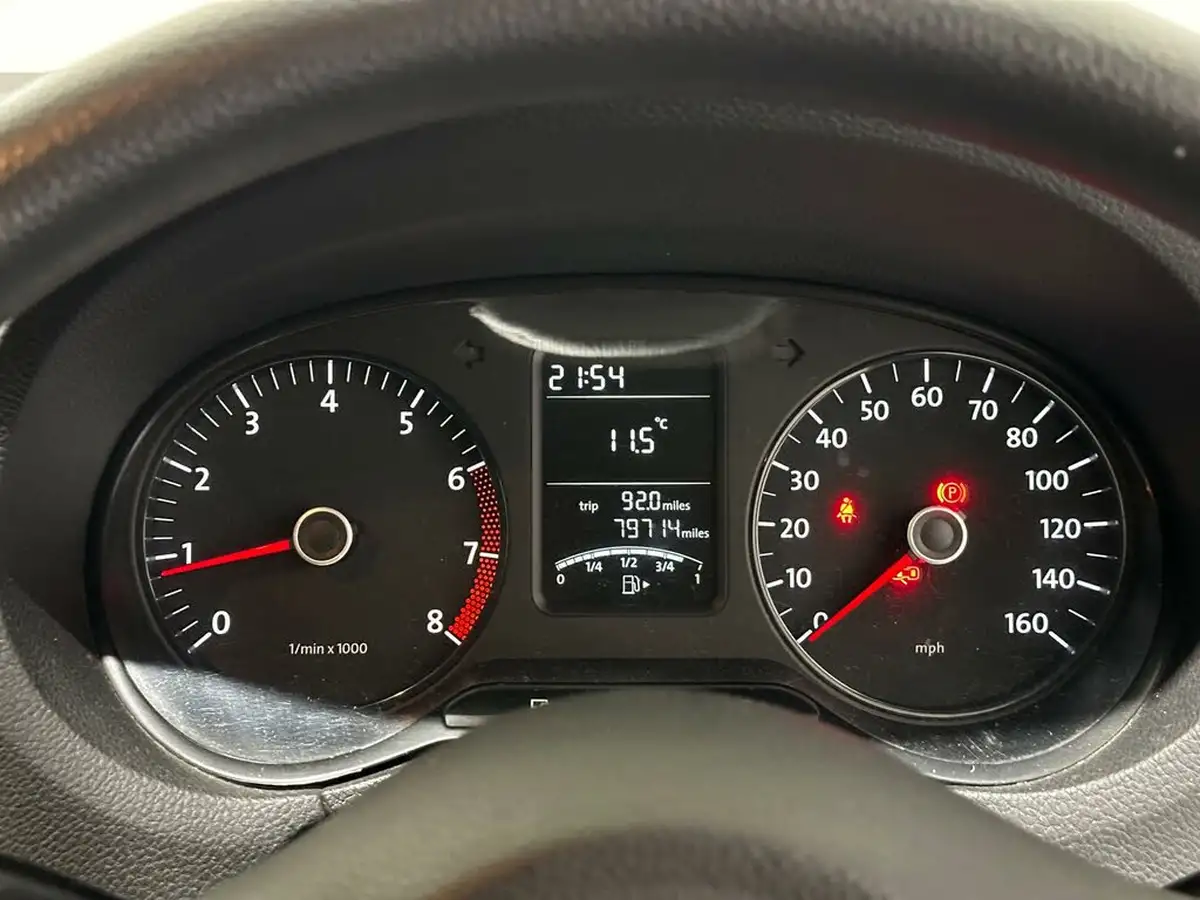 2011-volkswagen-polo-12-s-3d-big-32