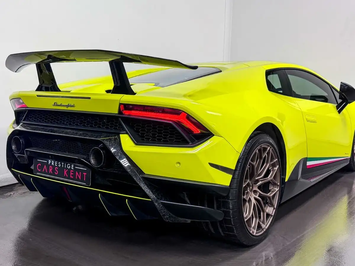 2019-lamborghini-huracan-big-16