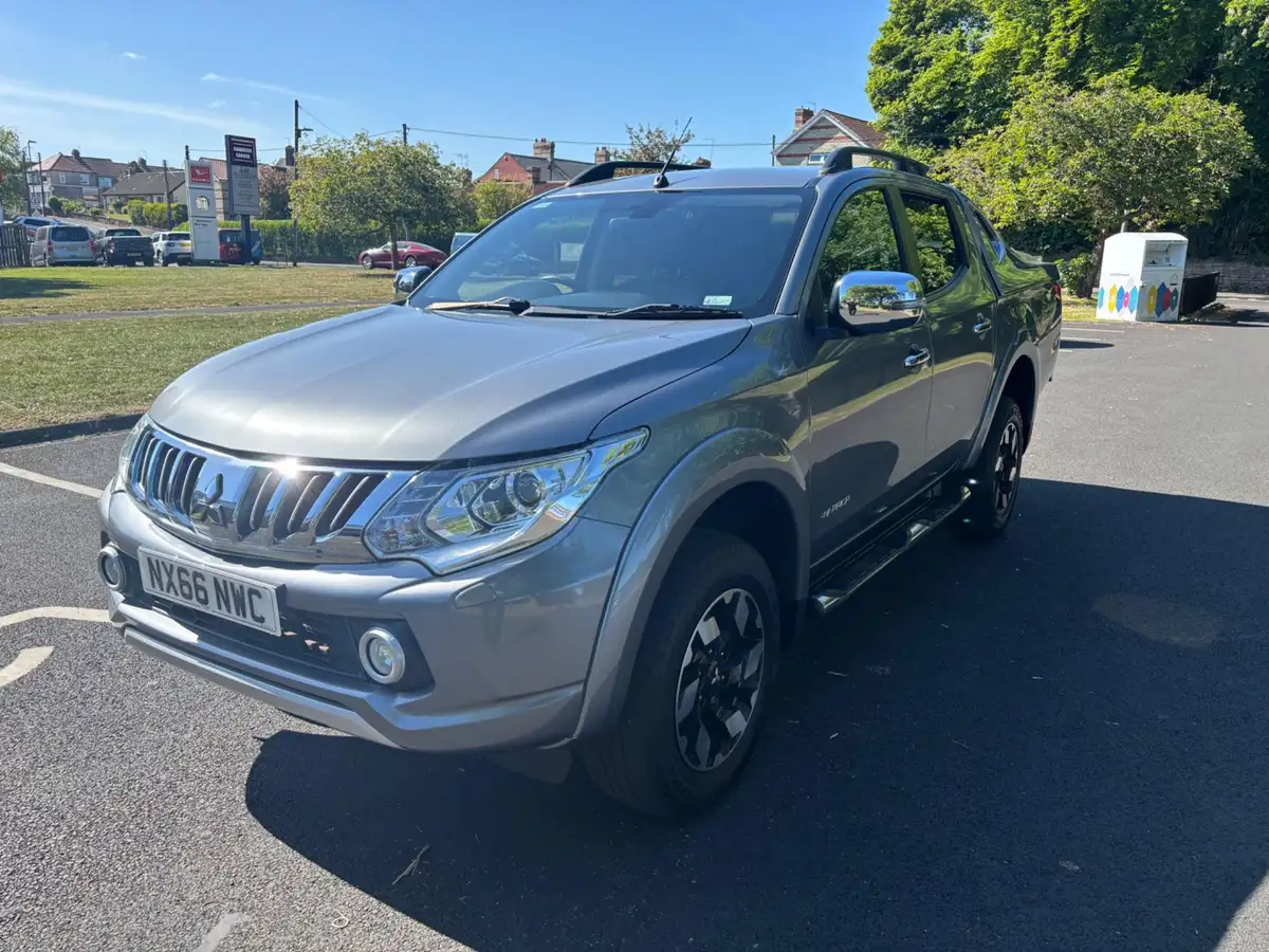 2016-mitsubishi-l200-24di-d-warrior-big-2