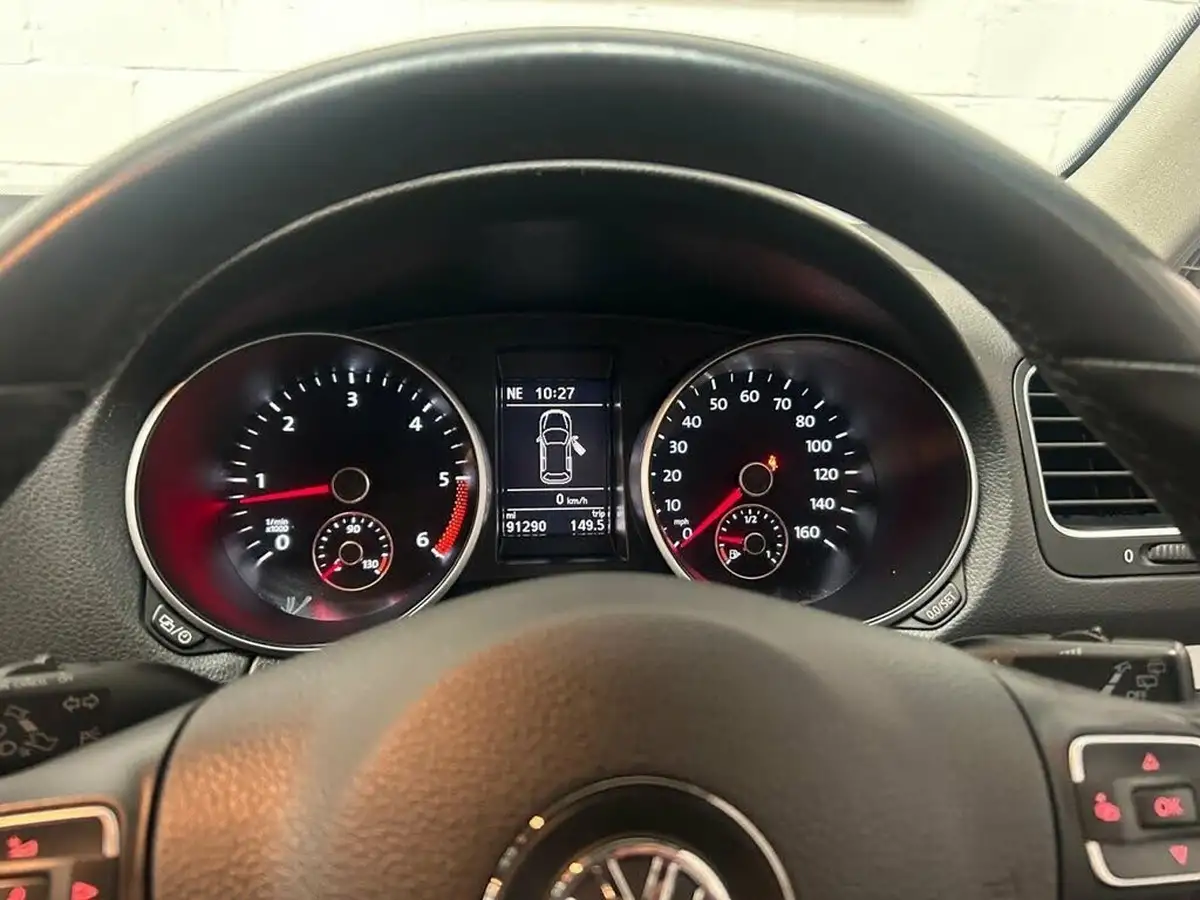 2012-volkswagen-golf-20td-sportline-big-14