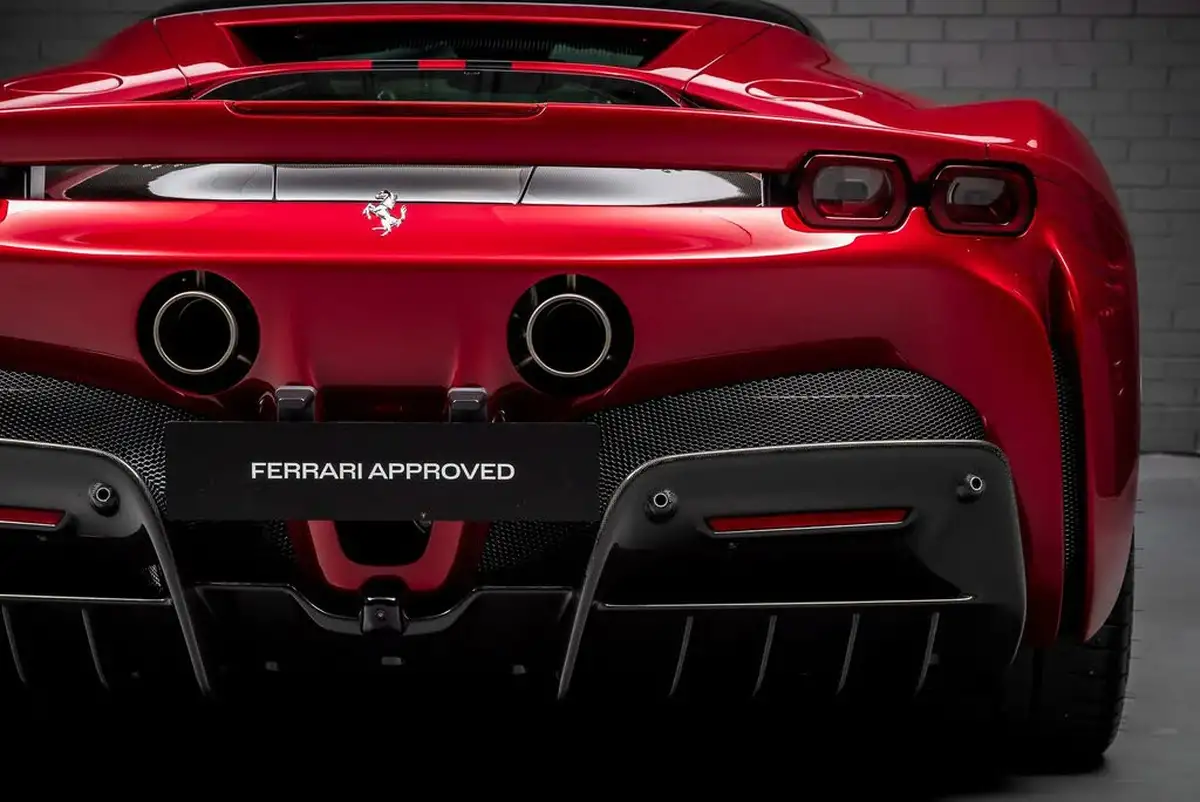 2021-ferrari-sf90-stradale-big-29