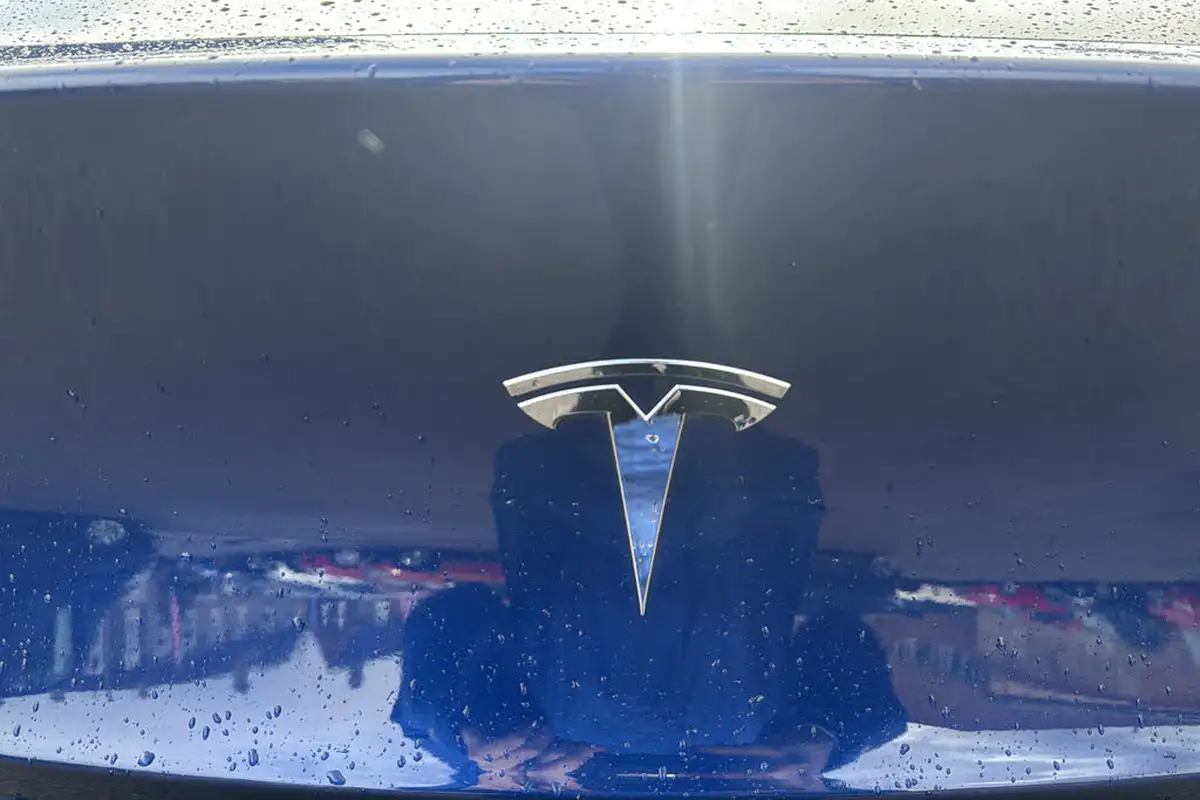 2022-tesla-model-y-e-long-range-big-27