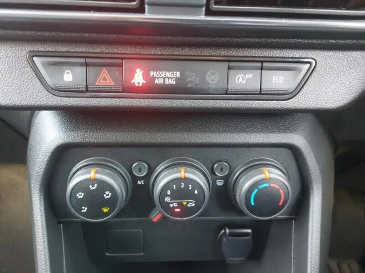 2022-dacia-sandero-stepway-10-tce-comfort-90bhp-big-15