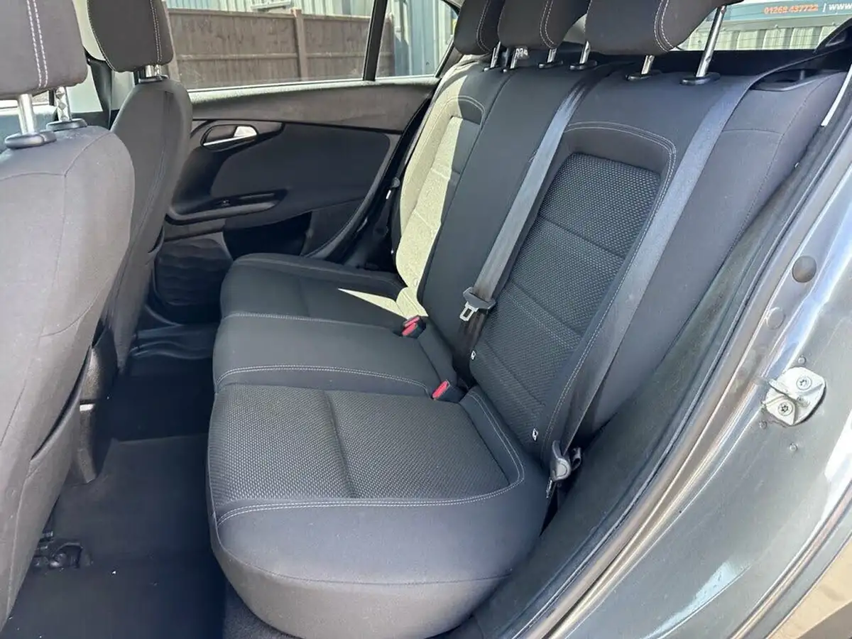 2021-fiat-tipo-10-life-hatchback-big-18