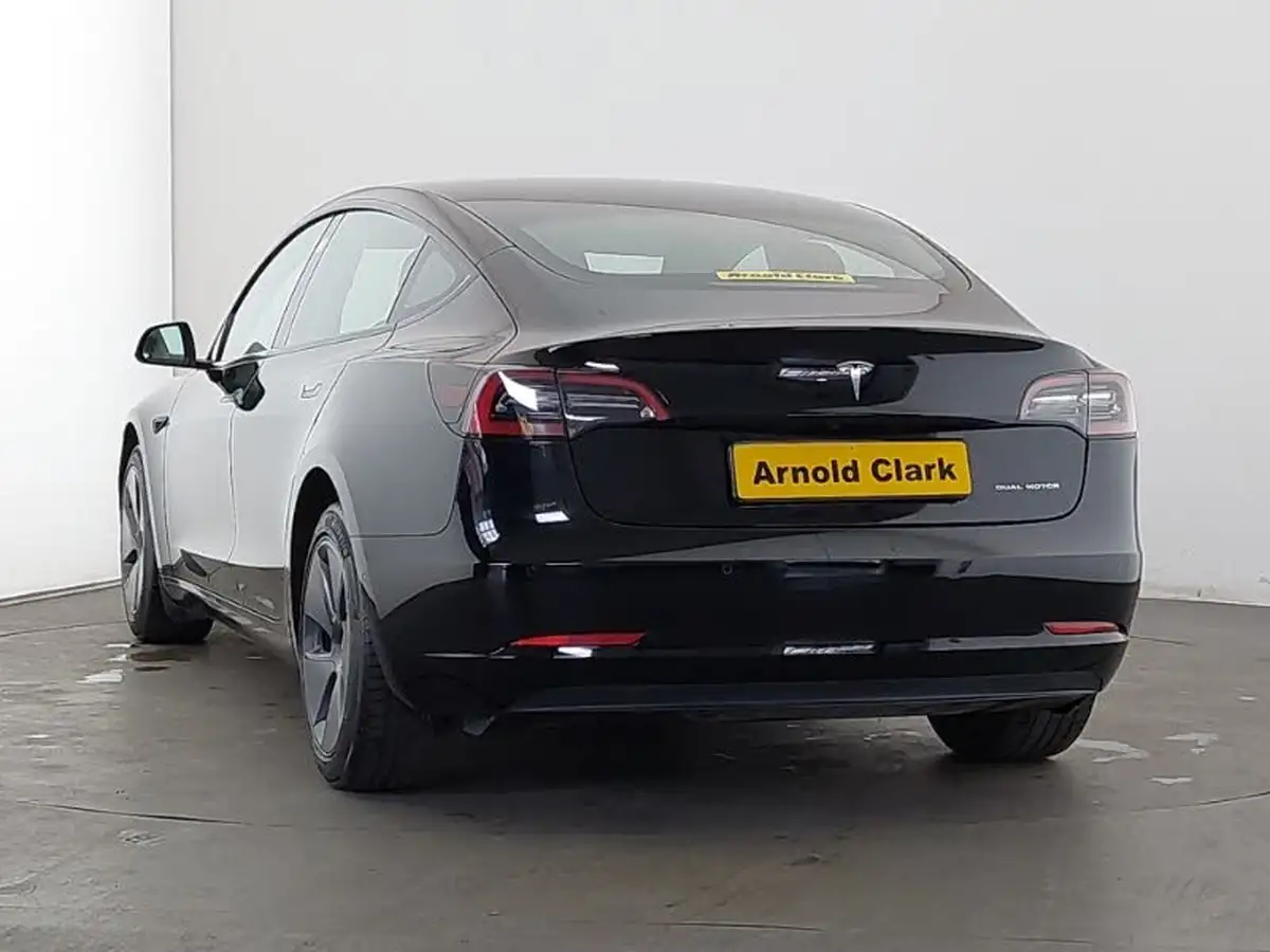 2022-tesla-model-3-e-long-range-big-1