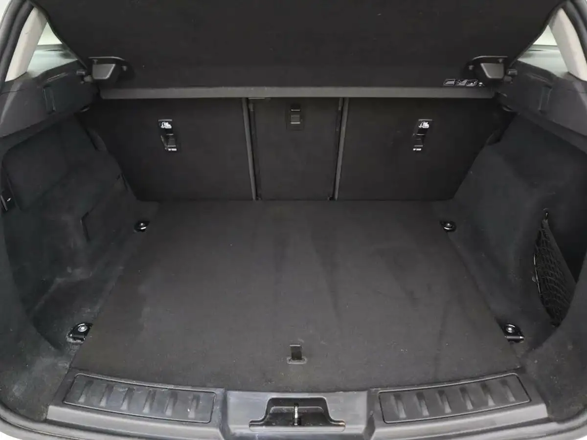 2021-land-rover-range-rover-evoque-15-p300e-se-big-8