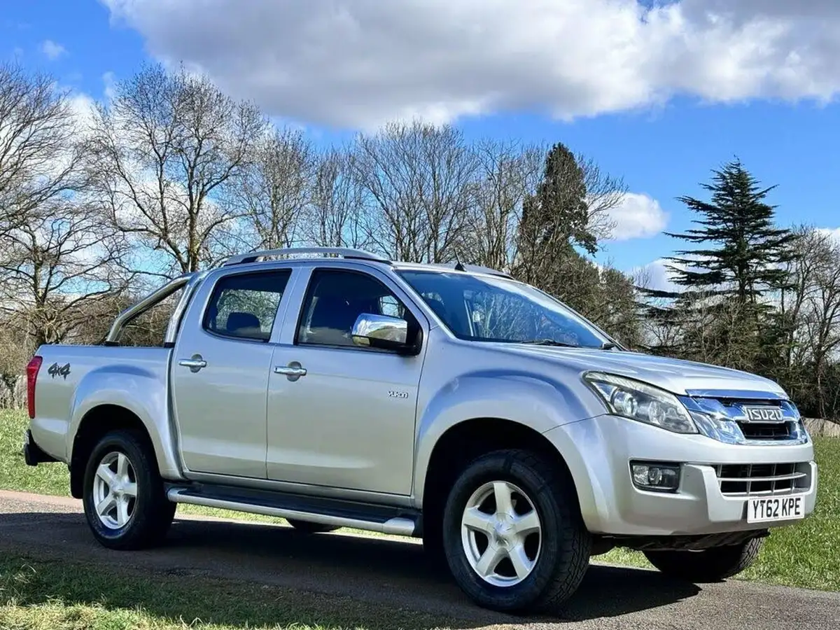 2012-isuzu-d-max-25td-yukon-big-1