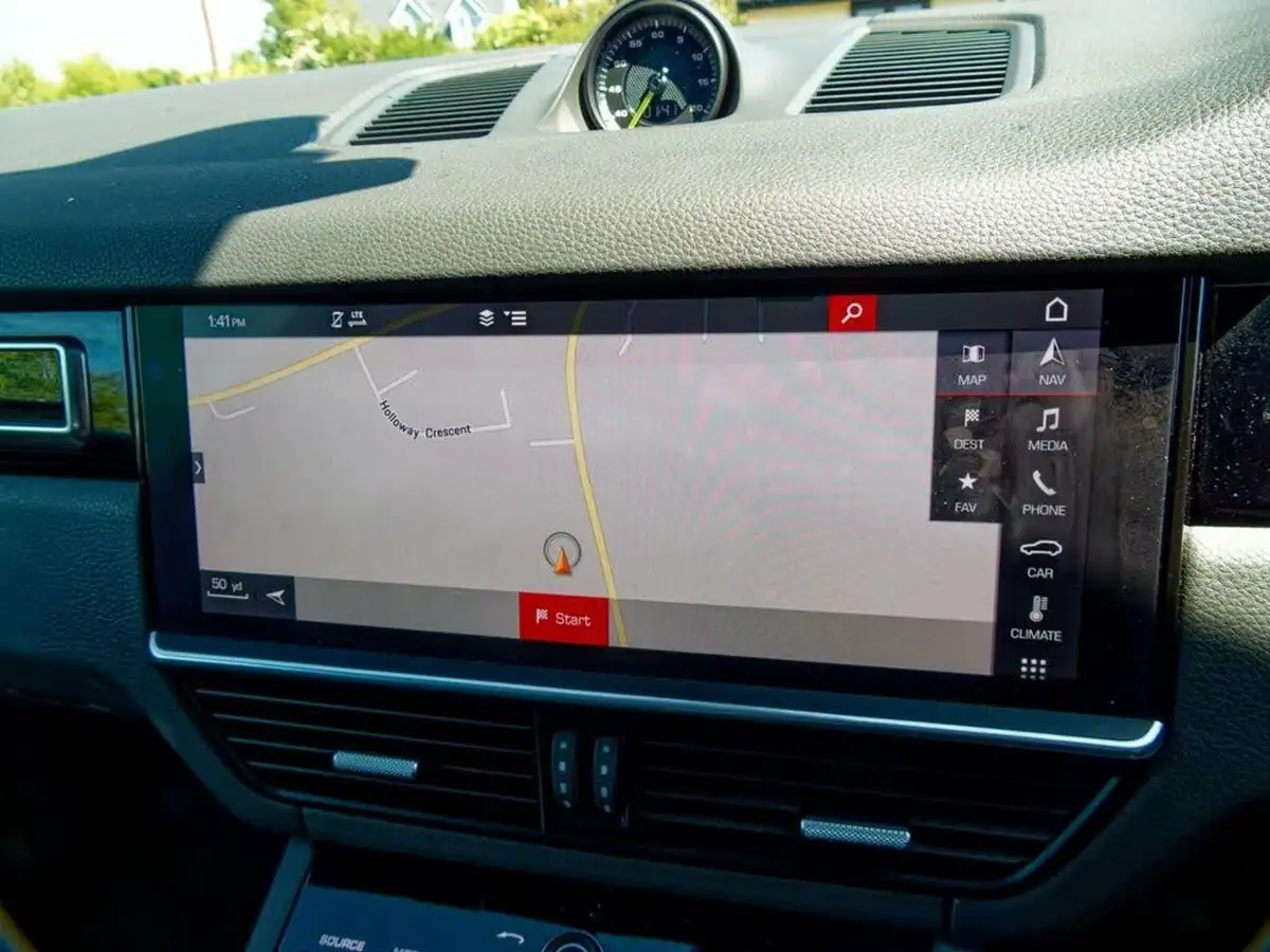 2018-porsche-cayenne-30-v6-e-hybrid-big-40