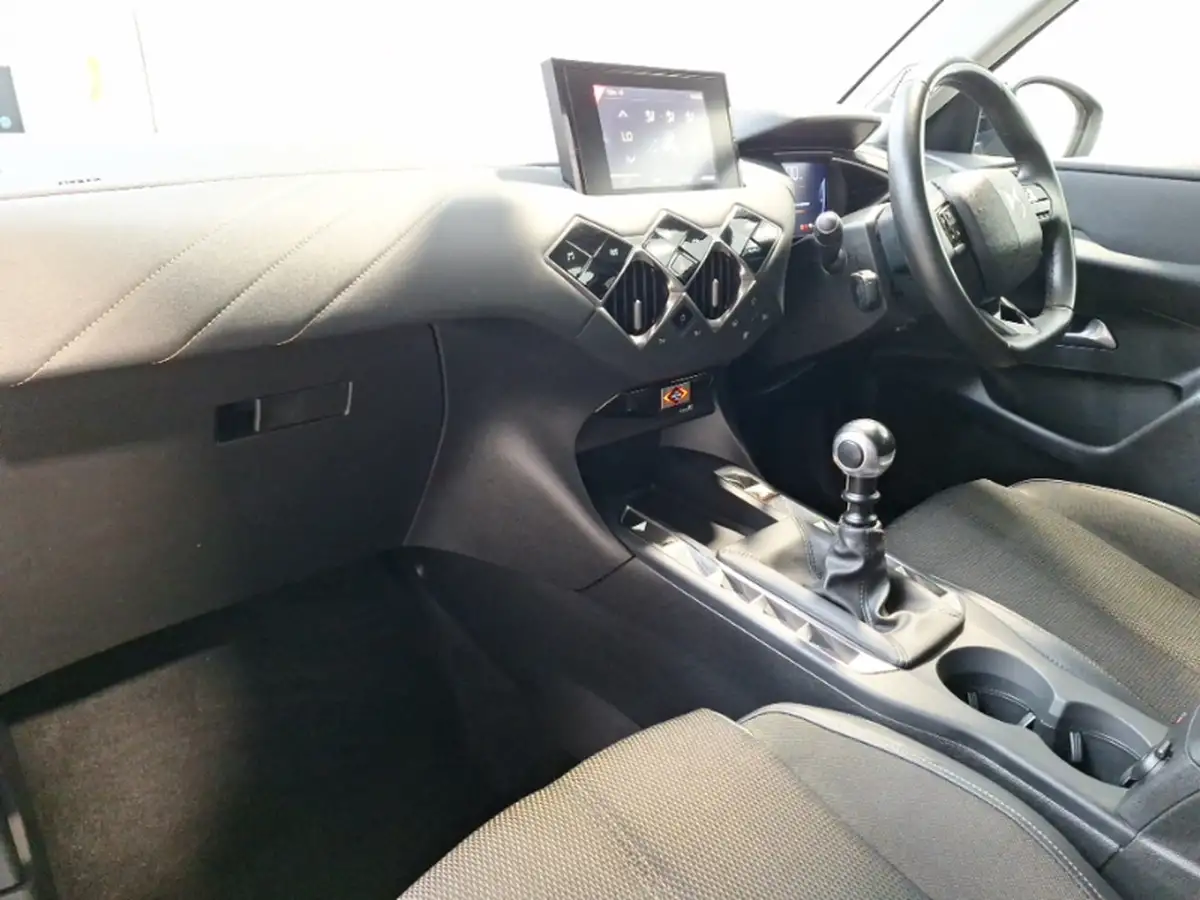 2022-ds-ds-3-crossback-12-puretech-bastille-101ps-big-4
