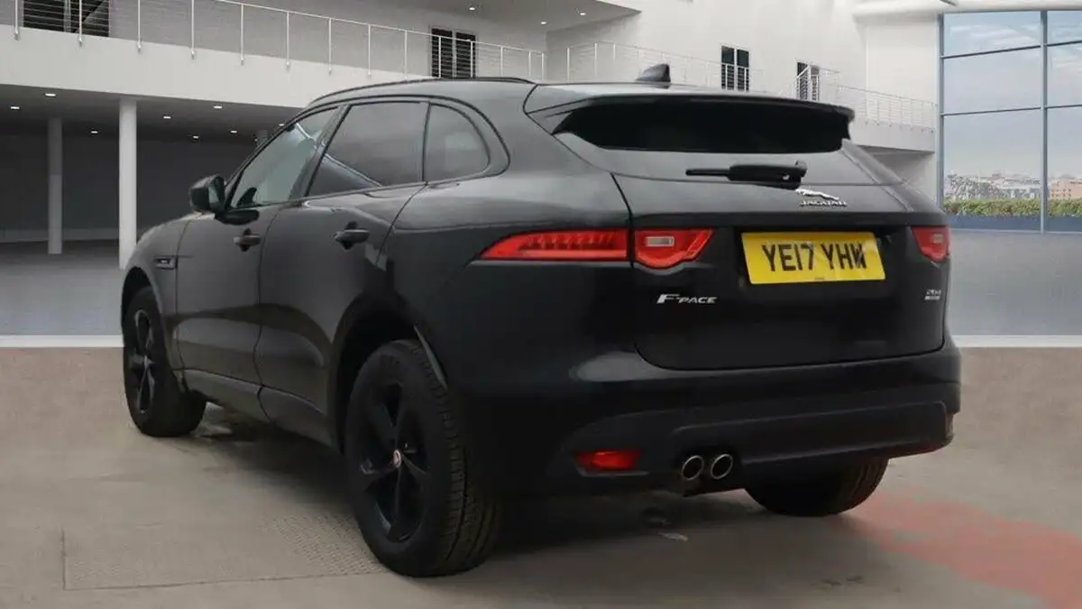 2017-jaguar-f-pace-20-i4d-r-sport-180ps-awd-ss-auto-big-2