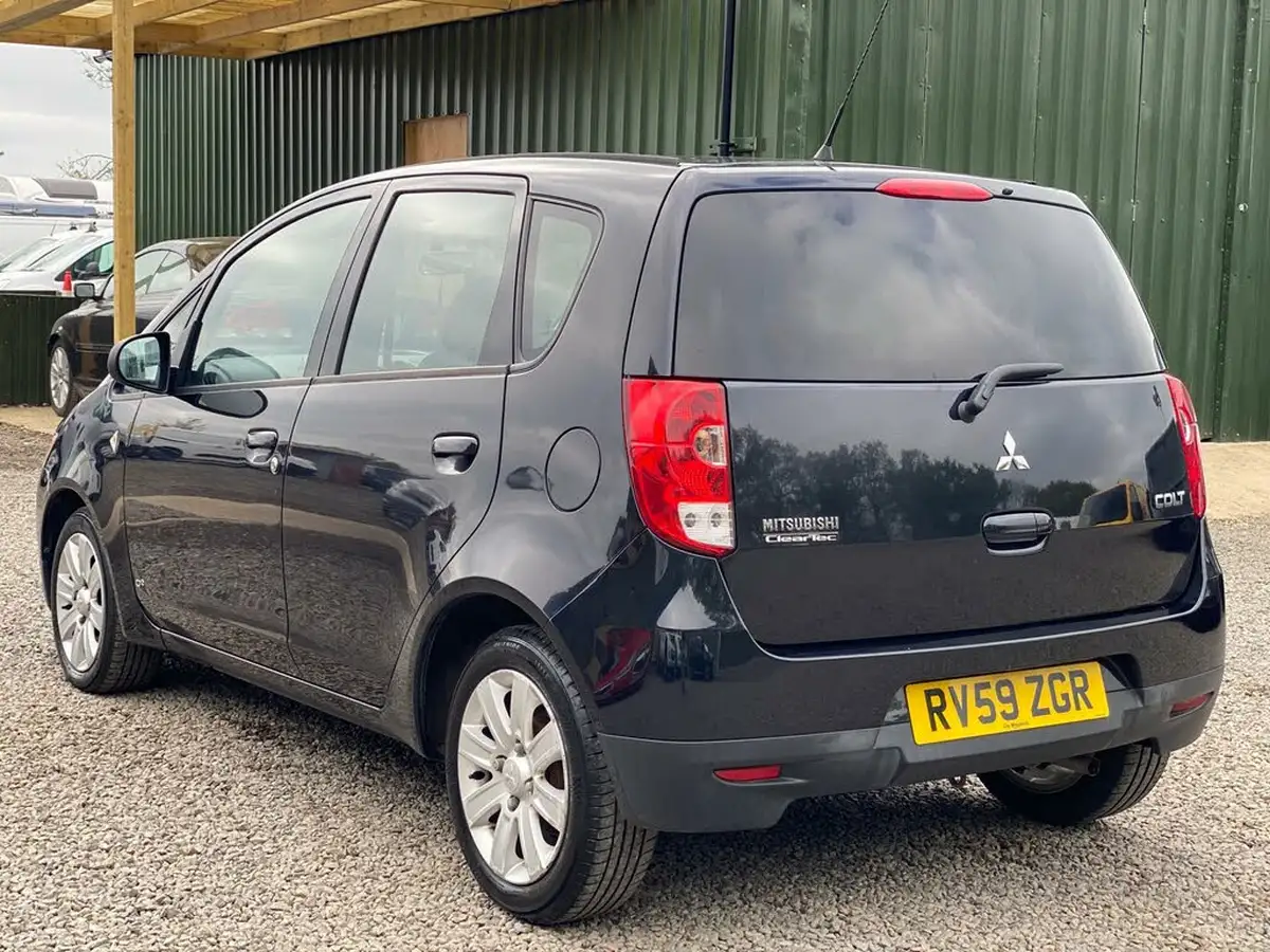 2009-mitsubishi-colt-13-clear-tec-5d-big-4