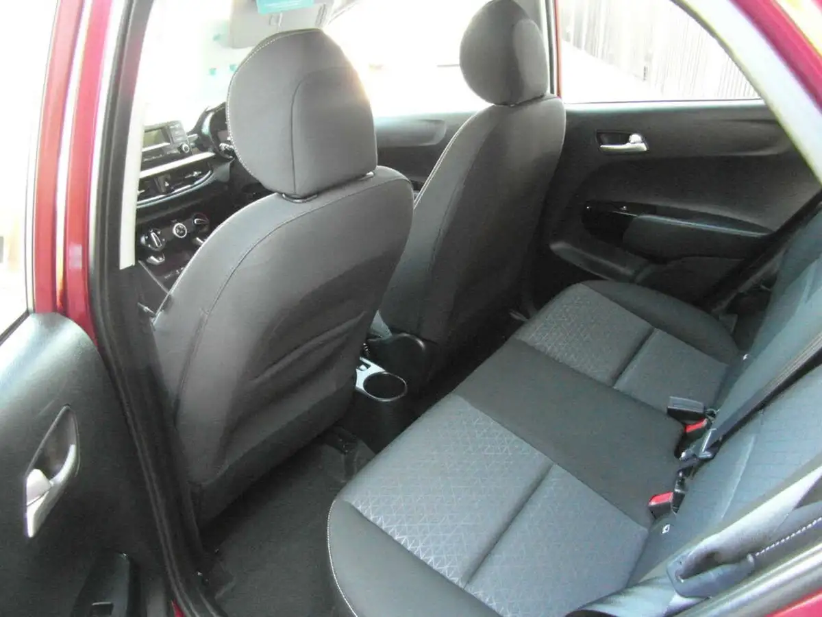2017-kia-picanto-10-2-big-6