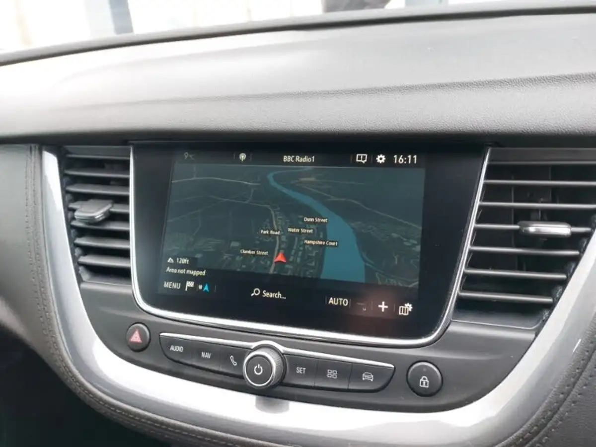 2021-vauxhall-grandland-x-12-sri-nav-big-9