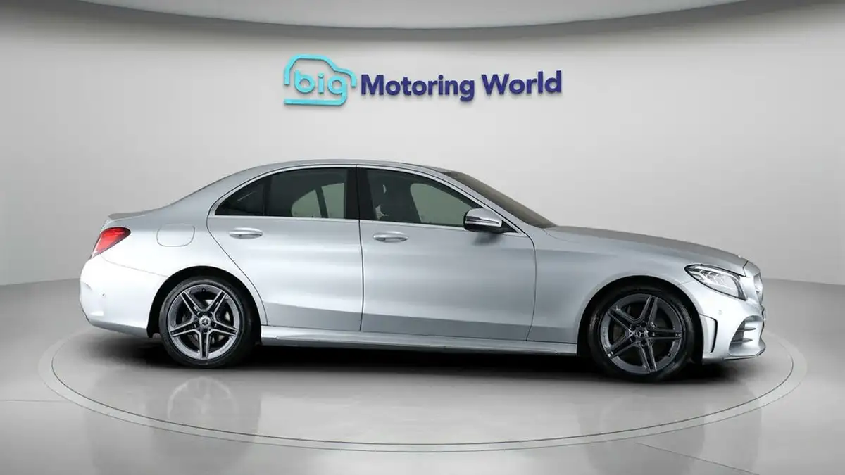 2019-mercedes-benz-c-class-20d-c300d-amg-line-245ps-ss-saloon-4d-big-7
