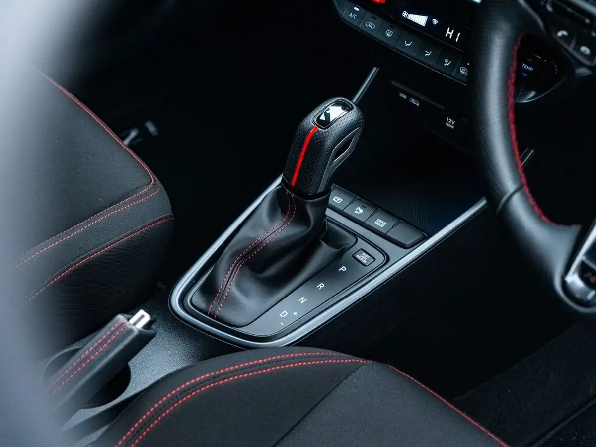 2023-hyundai-i20-10-t-gdi-n-line-dct-big-18