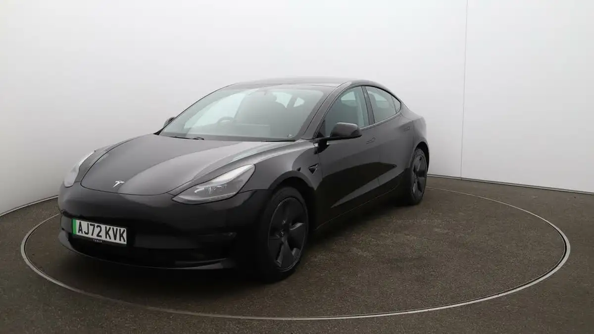 2022-tesla-model-3-e-long-range-big-36