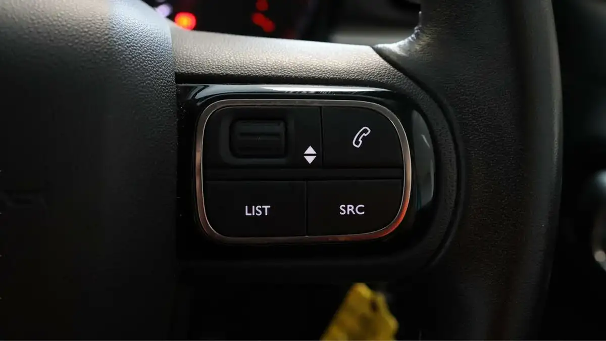 2020-citroen-c3-12-puretech-flair-83ps-big-22