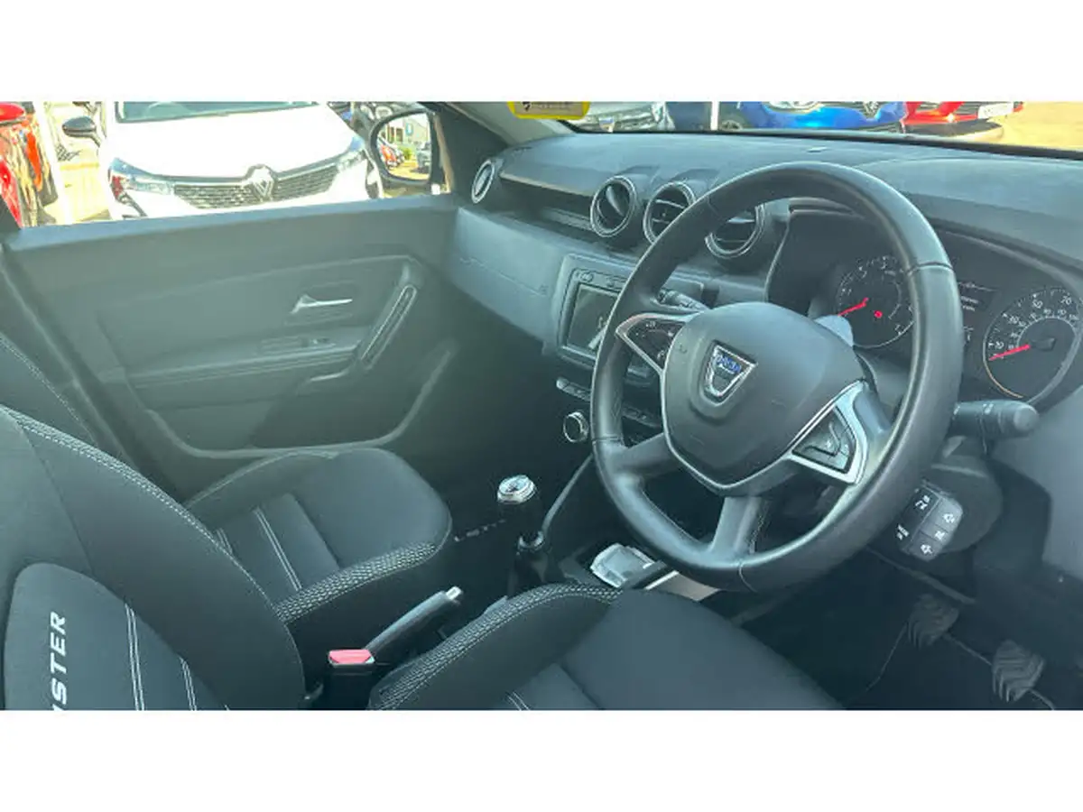2019-dacia-duster-13-tce-prestige-150bhp-4x4-1333cc-big-10