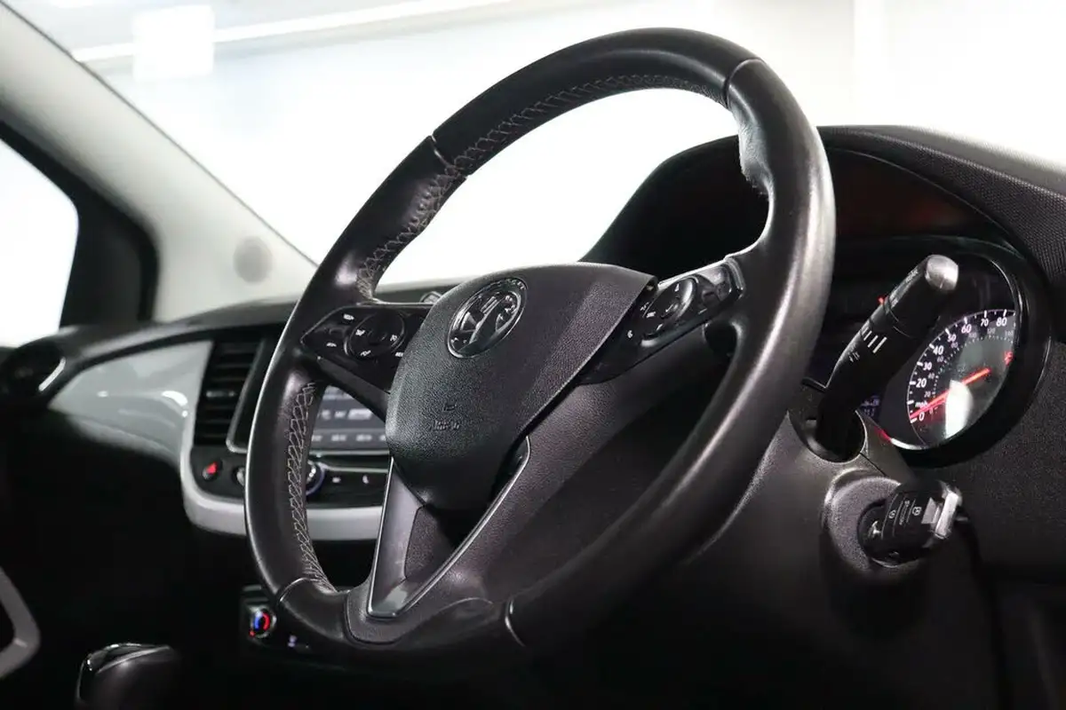 2020-vauxhall-crossland-x-12-griffin-110ps-big-11