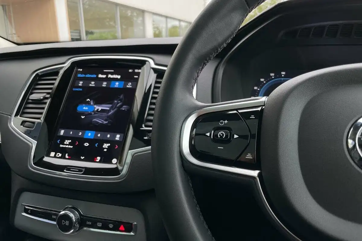 2023-volvo-xc90-20-t8-plus-big-36