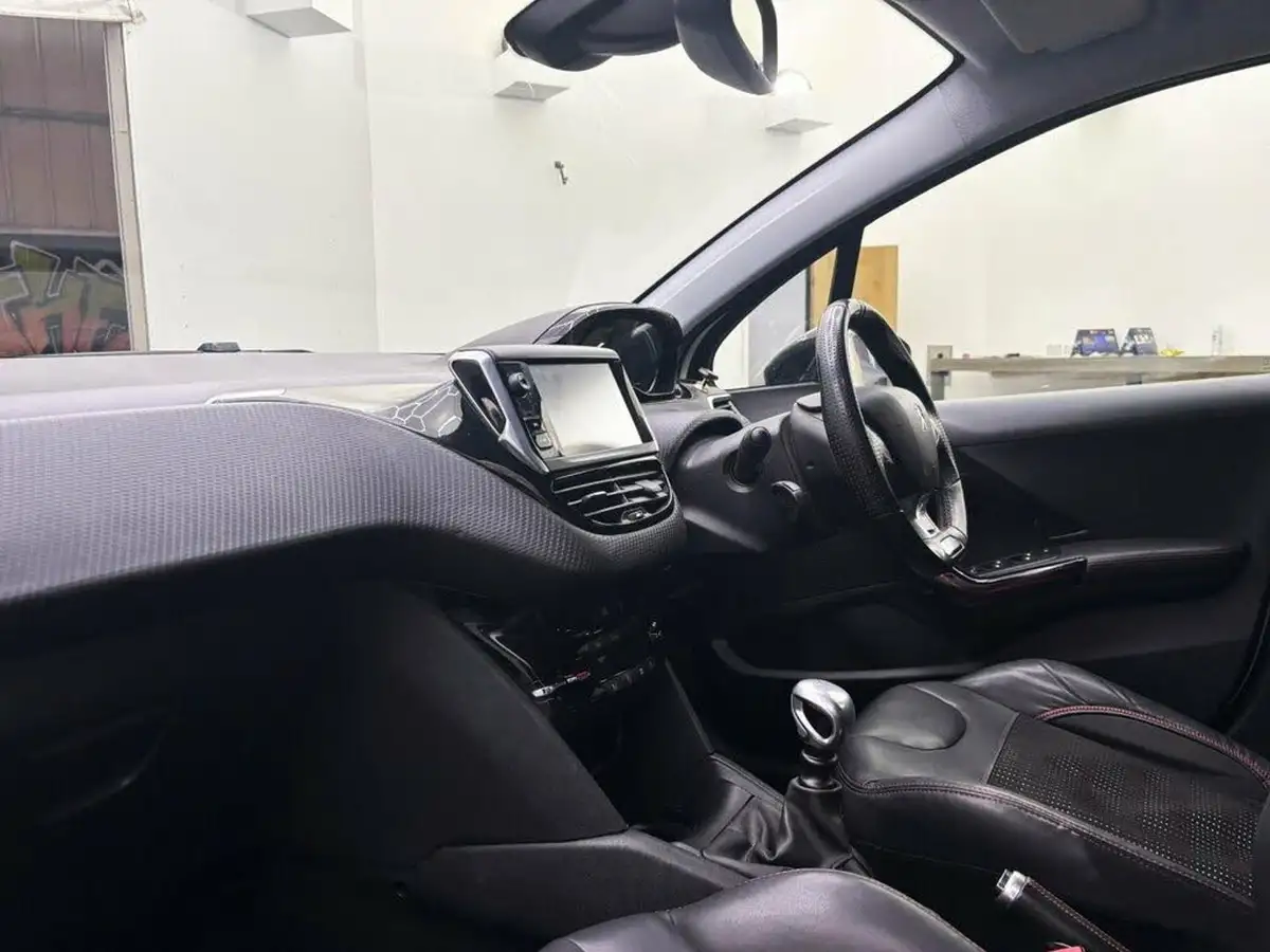 2015-peugeot-208-16bluehdi-gt-line-120bhp-ss-5d-big-16