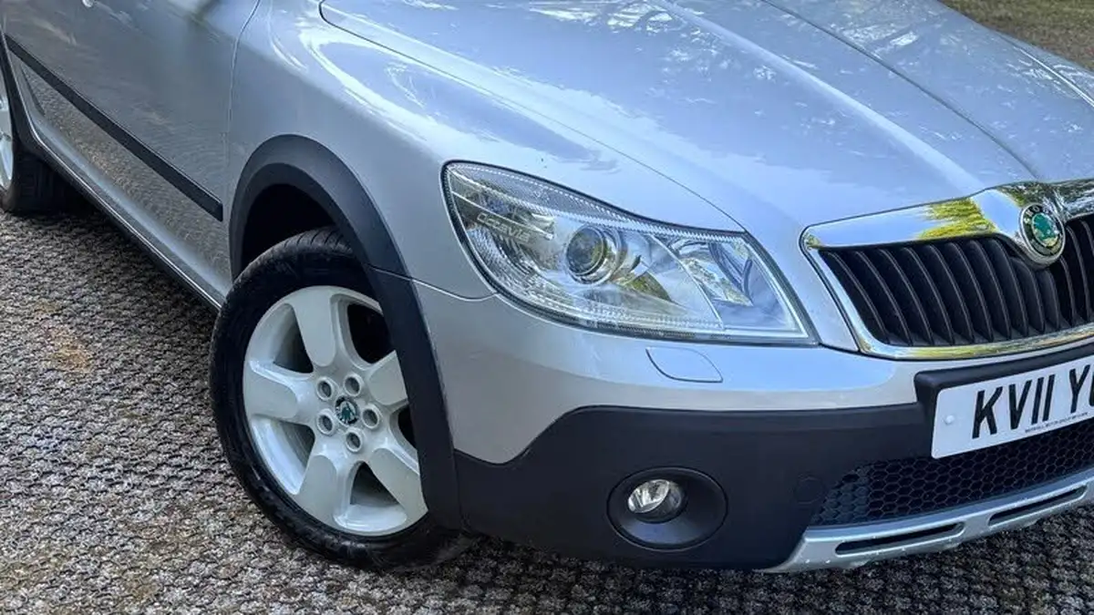2011-skoda-octavia-20td-scout-cr-140bhp-big-34
