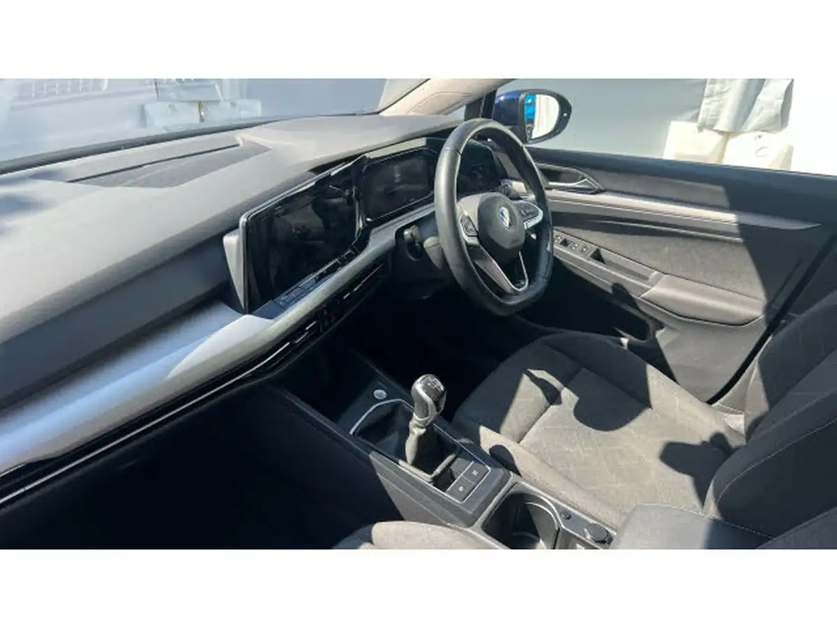 2022-volkswagen-golf-15-tsi-life-150ps-hatchback-big-8