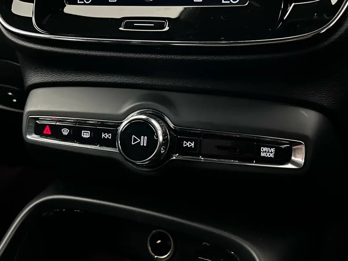 2020-volvo-xc40-15-t5-r-design-pro-plug-in-hybrid-big-39