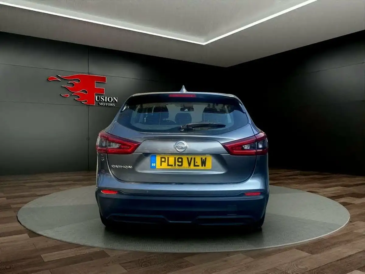 2019-nissan-qashqai-15dci-acenta-premium-17in-alloys-dct-big-4